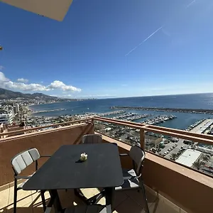 Apartamento ático Con Piscina Privada E Impresionantes Vistas Al Mar En, Fuengirola
